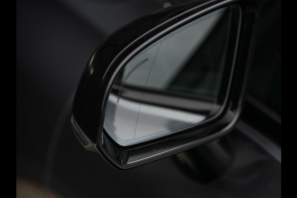 Volvo S60 2.0 B4 R-Design · NL-auto · Adaptive cruise · Stuur- en stoelverwarming · Achterbank verwarmd · Harman/Kardon · Memory seats · K