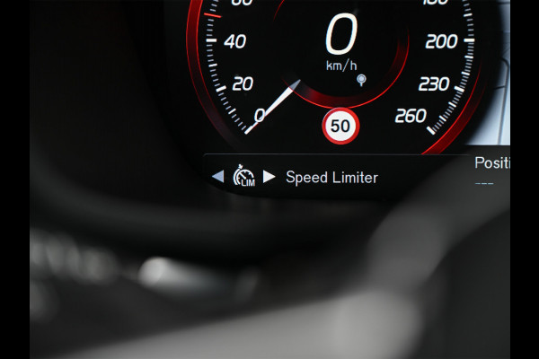 Volvo S60 2.0 B4 R-Design · NL-auto · Adaptive cruise · Stuur- en stoelverwarming · Achterbank verwarmd · Harman/Kardon · Memory seats · K