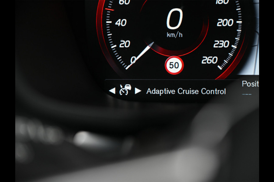 Volvo S60 2.0 B4 R-Design · NL-auto · Adaptive cruise · Stuur- en stoelverwarming · Achterbank verwarmd · Harman/Kardon · Memory seats · K