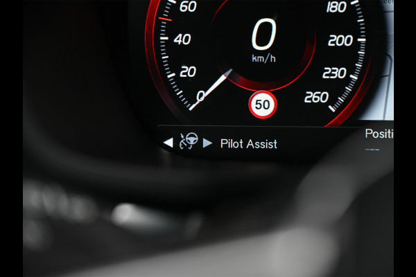 Volvo S60 2.0 B4 R-Design · NL-auto · Adaptive cruise · Stuur- en stoelverwarming · Achterbank verwarmd · Harman/Kardon · Memory seats · K