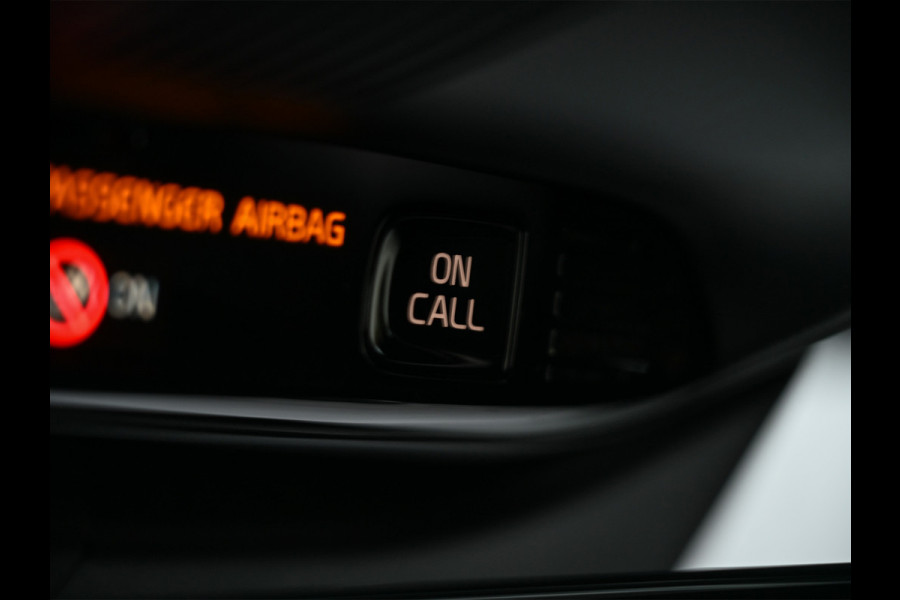 Volvo S60 2.0 B4 R-Design · NL-auto · Adaptive cruise · Stuur- en stoelverwarming · Achterbank verwarmd · Harman/Kardon · Memory seats · K