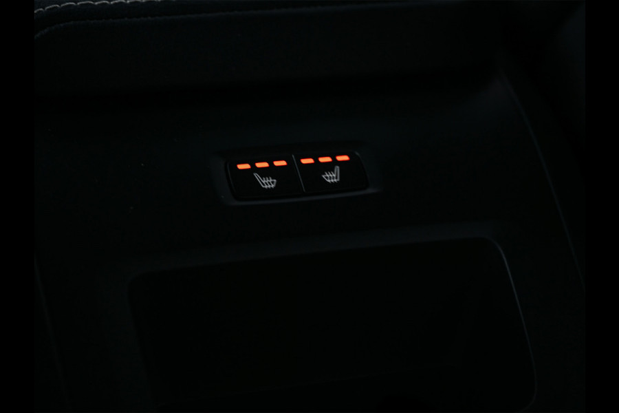 Volvo S60 2.0 B4 R-Design · NL-auto · Adaptive cruise · Stuur- en stoelverwarming · Achterbank verwarmd · Harman/Kardon · Memory seats · K