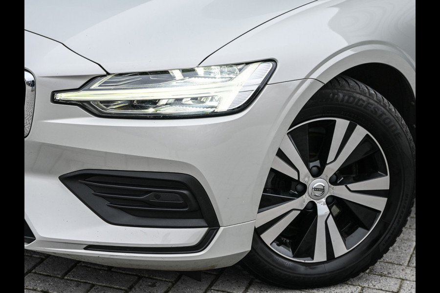 Volvo V60 2.0 D3 · NL-auto · Automaat · Parkeersensoren voor en achter · Cruise control · Led · Virtual cockpit