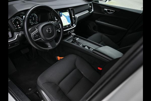 Volvo V60 2.0 D3 · NL-auto · Automaat · Parkeersensoren voor en achter · Cruise control · Led · Virtual cockpit