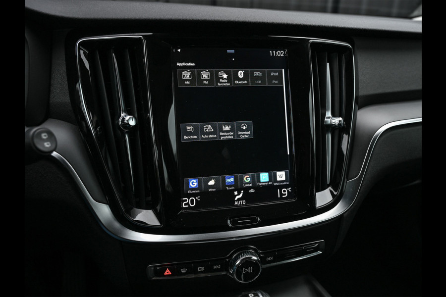 Volvo V60 2.0 D3 · NL-auto · Automaat · Parkeersensoren voor en achter · Cruise control · Led · Virtual cockpit