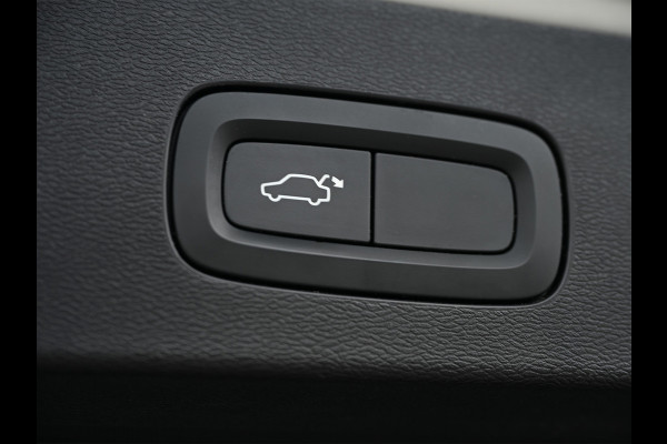 Volvo V60 2.0 D3 · NL-auto · Automaat · Parkeersensoren voor en achter · Cruise control · Led · Virtual cockpit