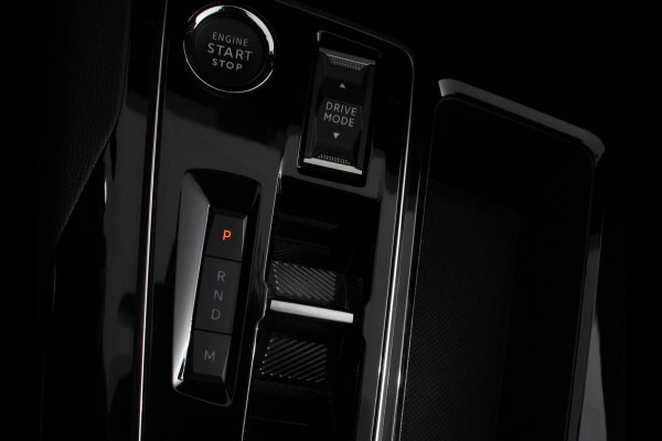 Peugeot 5008 1.2 PureTech 130pk Automaat GT Black Pack | Navigatie | Apple Carplay/Android | Achteruitrij Camera | Dab | Verwarmde voorstoelen | Electrische kofferbak