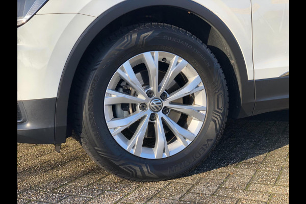 Volkswagen Tiguan 1.5 TSI Comfortline Business | Navi, ACC, Pano, Carplay/Android, Clima, Trekhaak | Dealeronderhouden | NAP |