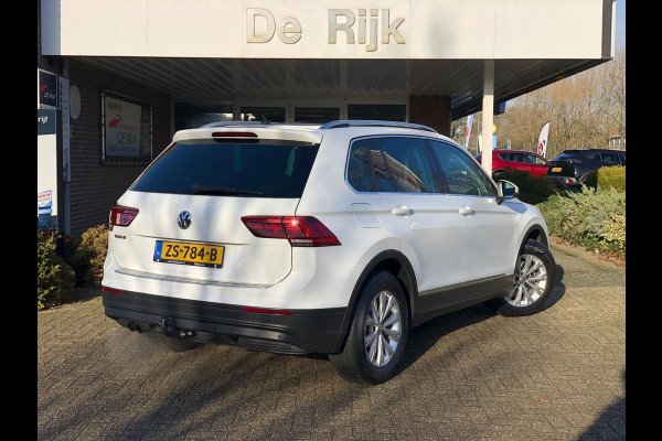 Volkswagen Tiguan 1.5 TSI Comfortline Business | Navi, ACC, Pano, Carplay/Android, Clima, Trekhaak | Dealeronderhouden | NAP |