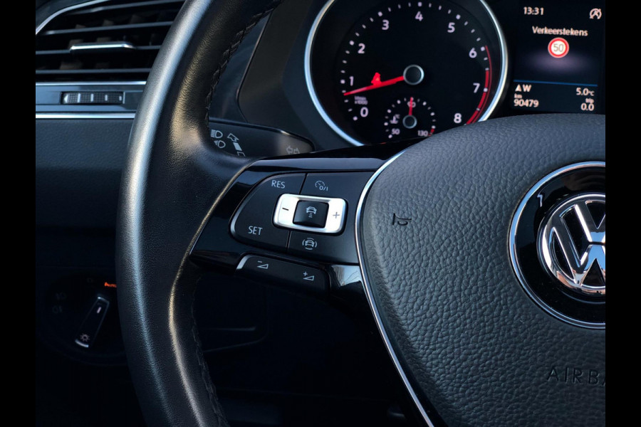 Volkswagen Tiguan 1.5 TSI Comfortline Business | Navi, ACC, Pano, Carplay/Android, Clima, Trekhaak | Dealeronderhouden | NAP |