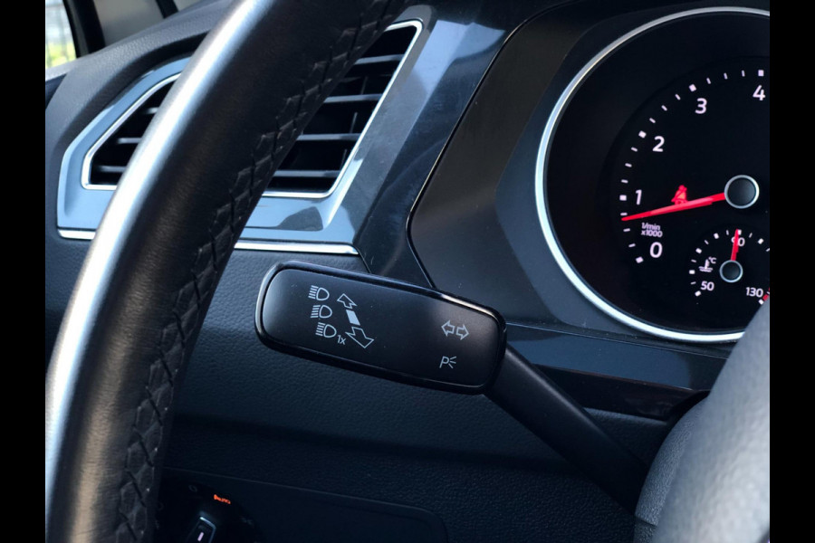 Volkswagen Tiguan 1.5 TSI Comfortline Business | Navi, ACC, Pano, Carplay/Android, Clima, Trekhaak | Dealeronderhouden | NAP |