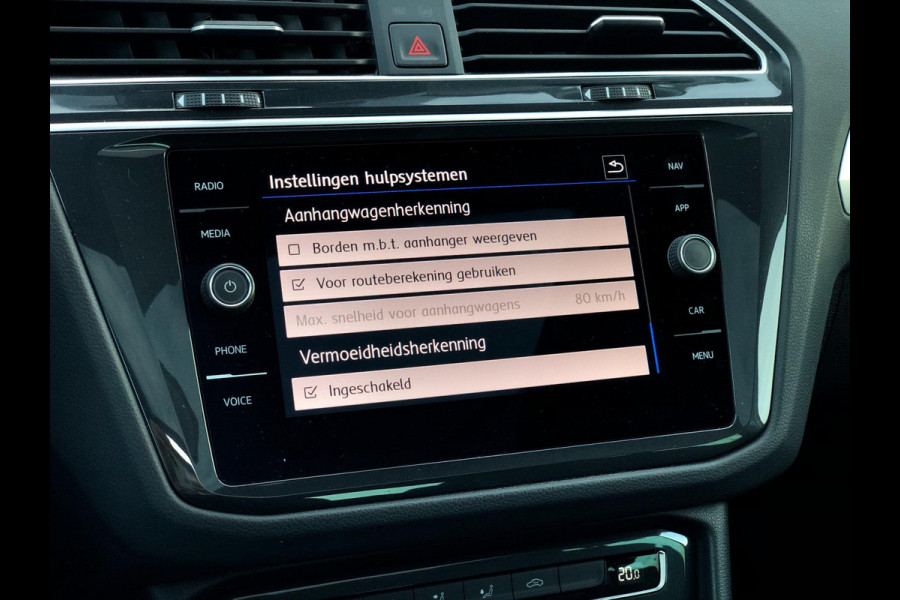 Volkswagen Tiguan 1.5 TSI Comfortline Business | Navi, ACC, Pano, Carplay/Android, Clima, Trekhaak | Dealeronderhouden | NAP |