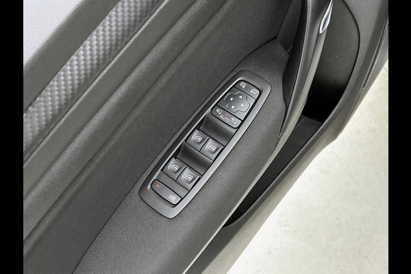 Renault Mégane Estate 1.3 TCe Limited(Goed OnderH, Navi, Camera, StoelV, Parkeersensoren V+A, Etc)