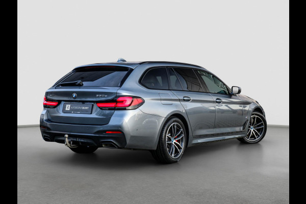 BMW 5 Serie Touring 530e xDrive M-Sport | Trekhaak | Pano | Soft close | Laser | Massage | Ambient Air | Head Up | Achterassturing