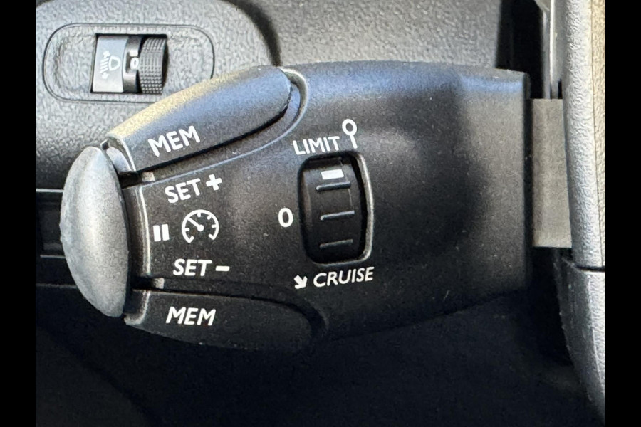 Citroën Berlingo 1.2 PureTech Live Airco Cruise control Bluetooth DAB+ Elektrische ramen Verkeersbord detectie