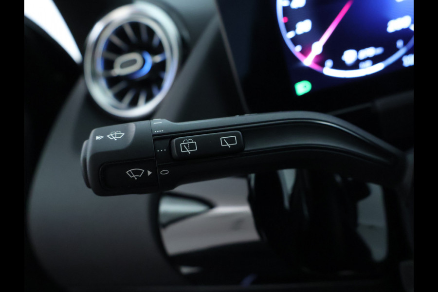 Mercedes-Benz GLA 250 e AMG Plug-In Hybride Panoramadak | Navigatie | MBUX wide screen | Parking support | Inclusief 24 maanden Mercedes-Benz Certified garantie voor Europa.