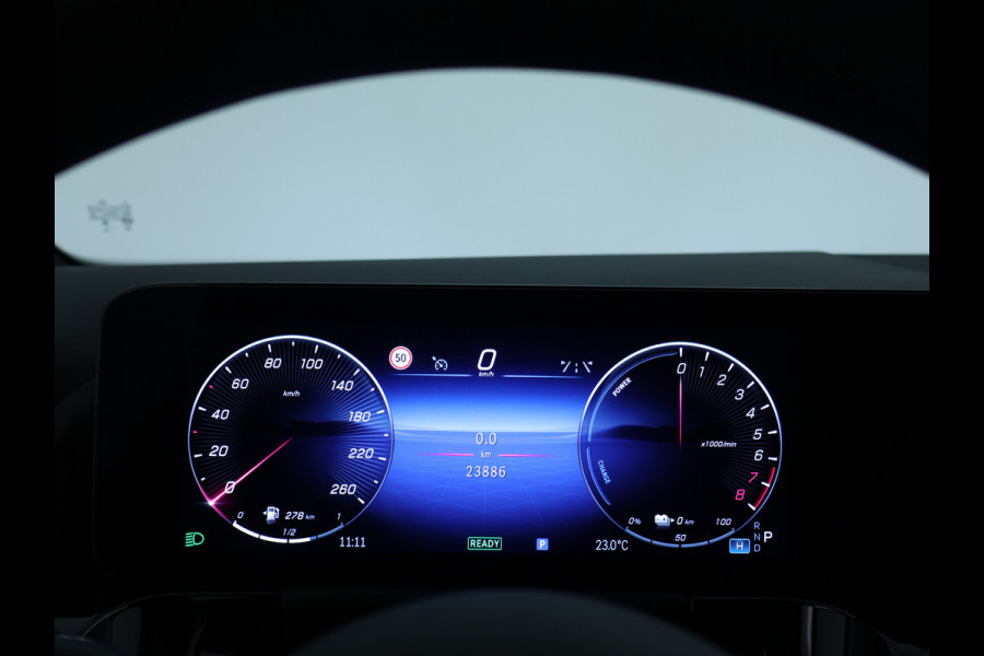 Mercedes-Benz GLA 250 e AMG Plug-In Hybride Panoramadak | Navigatie | MBUX wide screen | Parking support | Inclusief 24 maanden Mercedes-Benz Certified garantie voor Europa.