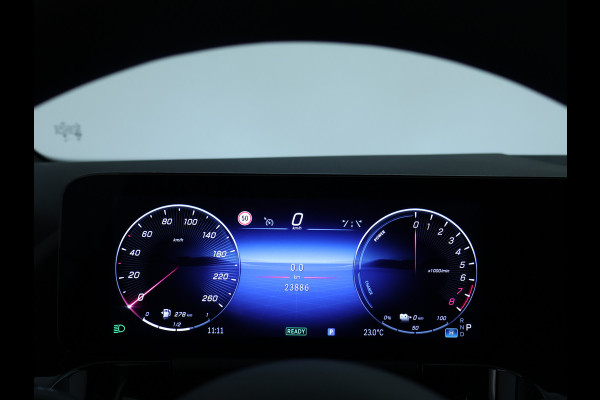 Mercedes-Benz GLA 250 e AMG Plug-In Hybride Panoramadak | Navigatie | MBUX wide screen | Parking support | Inclusief 24 maanden Mercedes-Benz Certified garantie voor Europa.