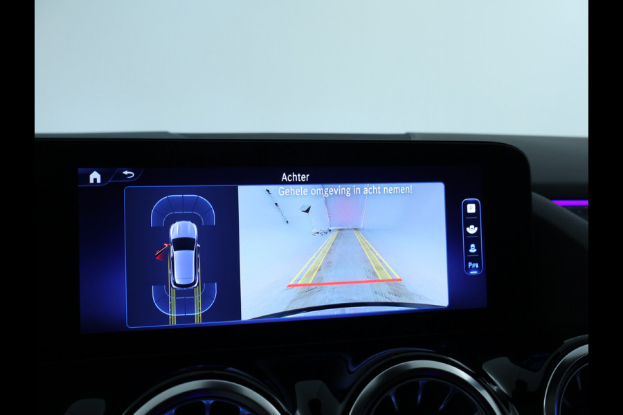 Mercedes-Benz GLA 250 e AMG Plug-In Hybride Panoramadak | Navigatie | MBUX wide screen | Parking support | Inclusief 24 maanden Mercedes-Benz Certified garantie voor Europa.