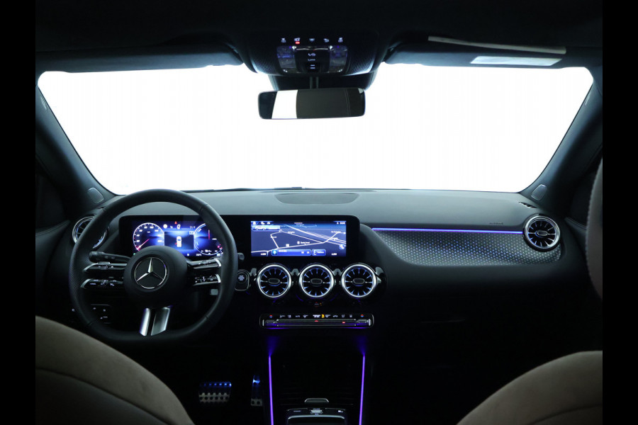 Mercedes-Benz GLA 250 e AMG Plug-In Hybride Panoramadak | Navigatie | MBUX wide screen | Parking support | Inclusief 24 maanden Mercedes-Benz Certified garantie voor Europa.