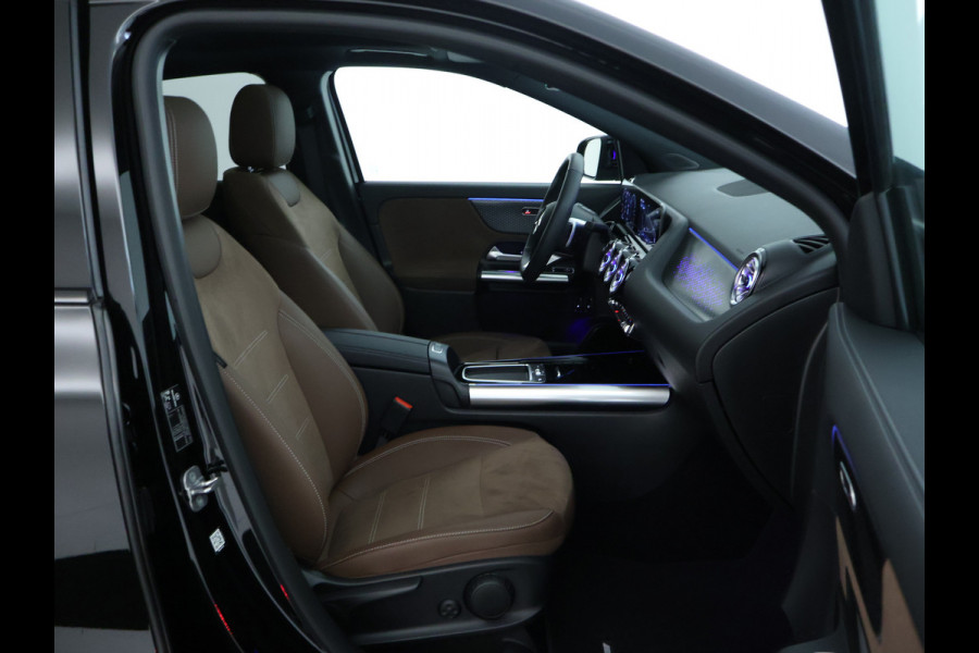 Mercedes-Benz GLA 250 e AMG Plug-In Hybride Panoramadak | Navigatie | MBUX wide screen | Parking support | Inclusief 24 maanden Mercedes-Benz Certified garantie voor Europa.