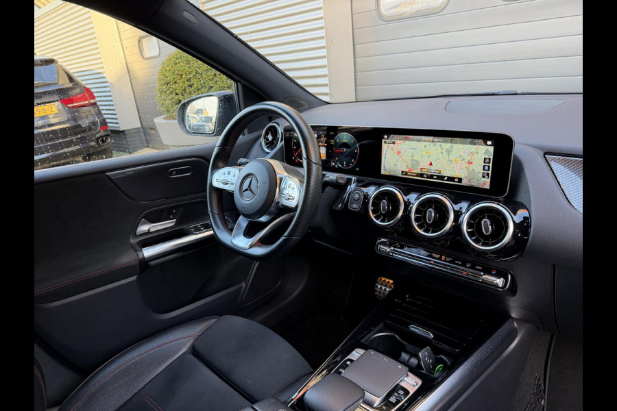 Mercedes-Benz B-Klasse 180d AMG Night Edition | Camera | Widescreen | Navigatie | Elektrische Achterklep |
