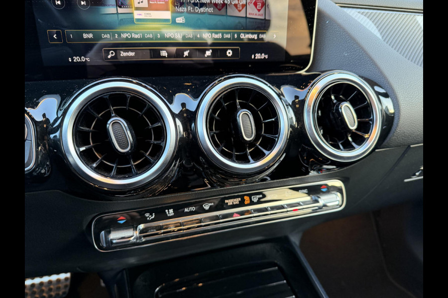 Mercedes-Benz B-Klasse 180d AMG Night Edition | Camera | Widescreen | Navigatie | Elektrische Achterklep |
