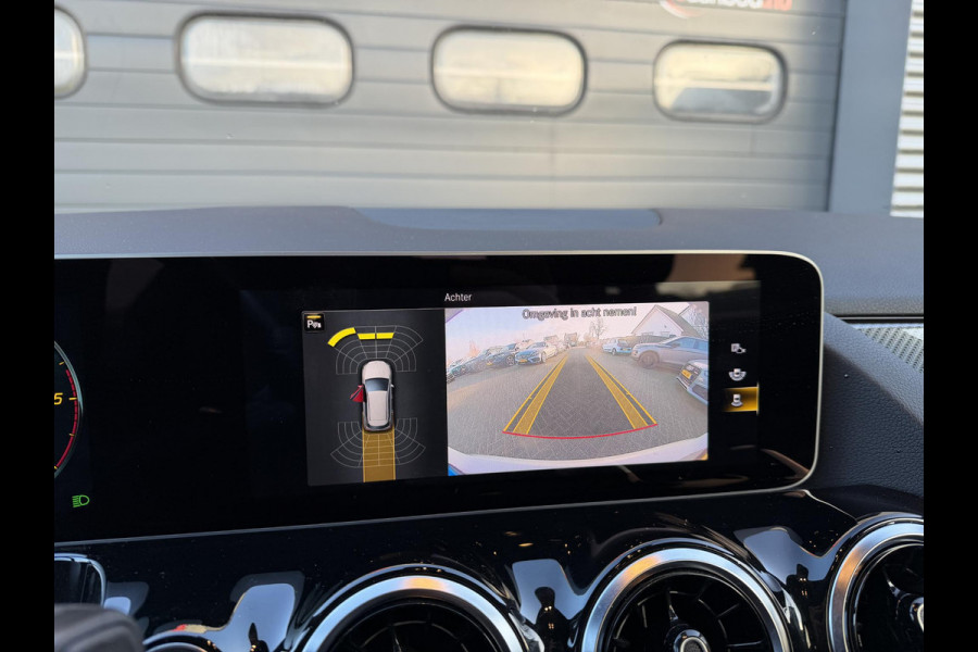 Mercedes-Benz B-Klasse 180d AMG Night Edition | Camera | Widescreen | Navigatie | Elektrische Achterklep |