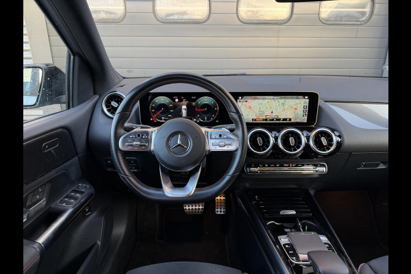 Mercedes-Benz B-Klasse 180d AMG Night Edition | Camera | Widescreen | Navigatie | Elektrische Achterklep |