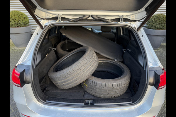 Mercedes-Benz B-Klasse 180d AMG Night Edition | Camera | Widescreen | Navigatie | Elektrische Achterklep |