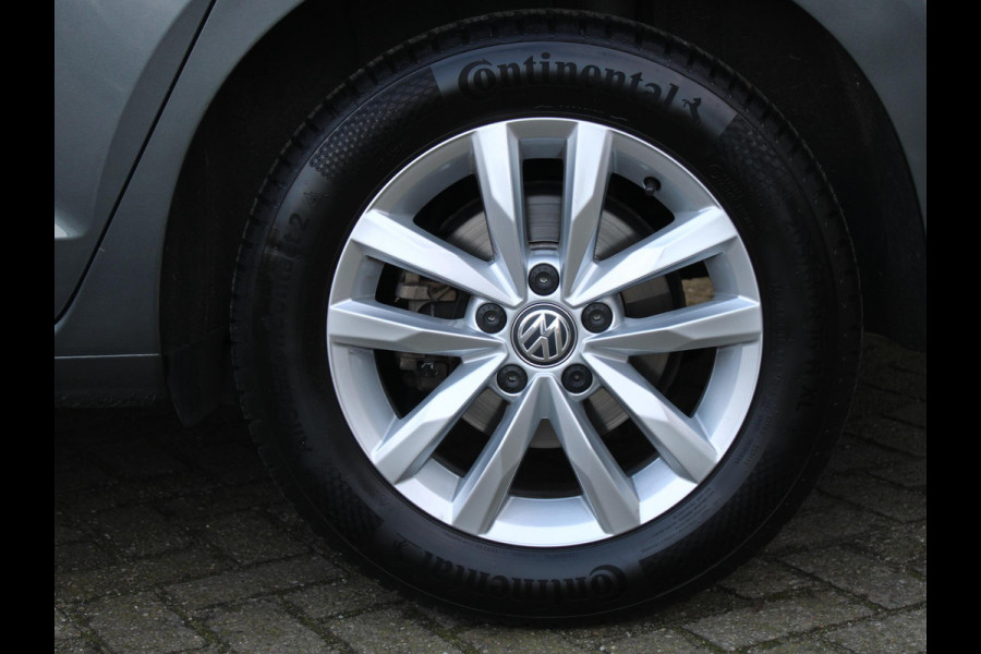 Volkswagen Touran 1.5 TSI Comfortline | TREKHAAK | NAVIGATIE | ACHTERUITRIJCAMERA |