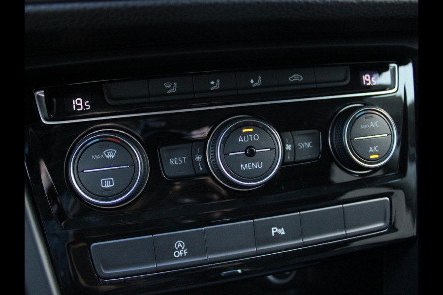 Volkswagen Touran 1.5 TSI Comfortline | TREKHAAK | NAVIGATIE | ACHTERUITRIJCAMERA |