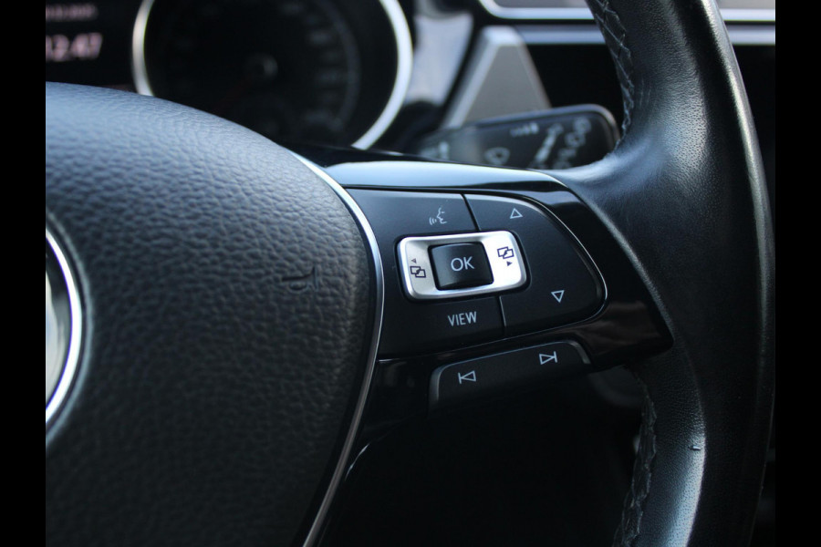 Volkswagen Touran 1.5 TSI Comfortline | TREKHAAK | NAVIGATIE | ACHTERUITRIJCAMERA |