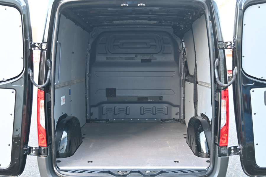 Mercedes-Benz Sprinter 214 CDI L1H1 FWD MBUX met camera, Trekhaak