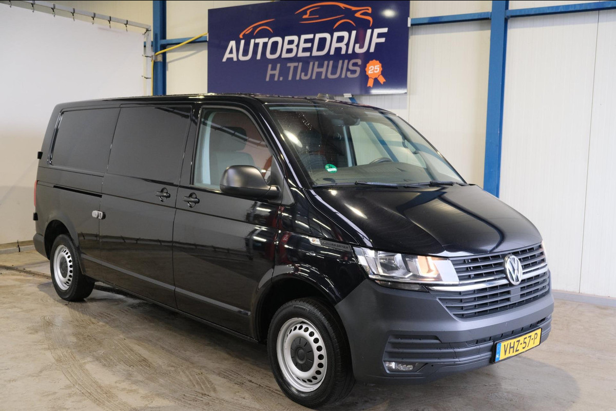 Volkswagen Transporter 2.0 TDI L2H1 28 - N.A.P. Airco, Cruise, PDC, Trekhaak.