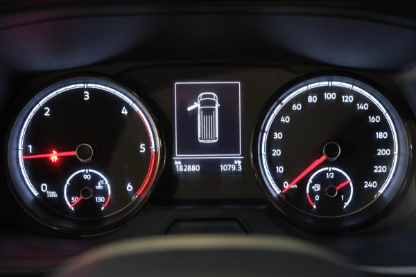 Volkswagen Transporter 2.0 TDI L2H1 28 - N.A.P. Airco, Cruise, PDC, Trekhaak.