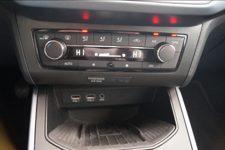 Seat Arona 1.0 TSI Style Business Intense -ECC-NAVI-CAM-PDC-