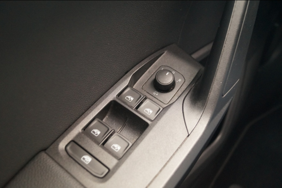 Seat Arona 1.0 TSI Style Business Intense -ECC-NAVI-CAM-PDC-