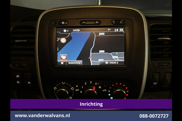 Renault Trafic 2.0 dCi 120pk L2H1 inrichting Trilplaatlift Euro6 Airco | Camera | Omvormer | Navigatie | LED | Trekhaak Cruisecontrol, Parkeersensoren, Bijrijdersbank