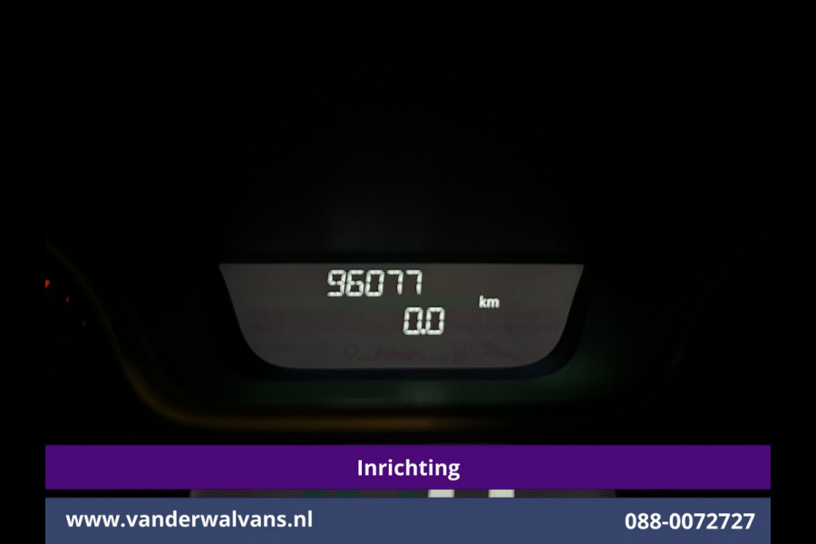 Renault Trafic 2.0 dCi 120pk L2H1 inrichting Trilplaatlift Euro6 Airco | Camera | Omvormer | Navigatie | LED | Trekhaak Cruisecontrol, Parkeersensoren, Bijrijdersbank
