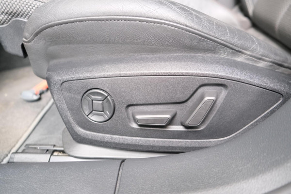 Audi A6 Avant 40 TDI Sport Launch edition Sport 2x S-Line - N.A.P. Airco, Cruise, Schuifdak, PDC, Navi, Trekhaak.