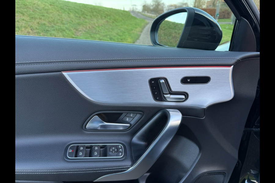 Mercedes-Benz A-Klasse AMG 35 4MATIC Edition 1