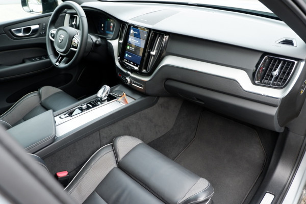 Volvo XC60 2.0 T6 AWD + Dark/PHEV Long Range/ Rijklaarprijs/Full option