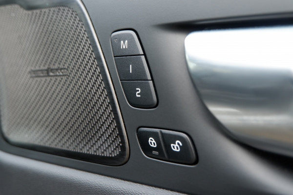 Volvo XC60 2.0 T6 AWD + Dark/PHEV Long Range/ Rijklaarprijs/Full option