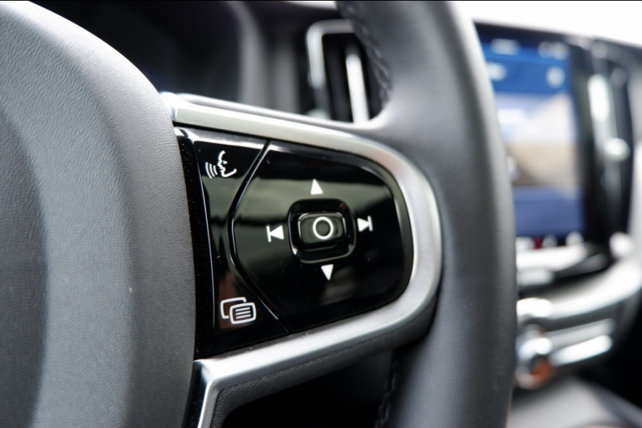 Volvo XC60 2.0 T6 AWD + Dark/PHEV Long Range/ Rijklaarprijs/Full option