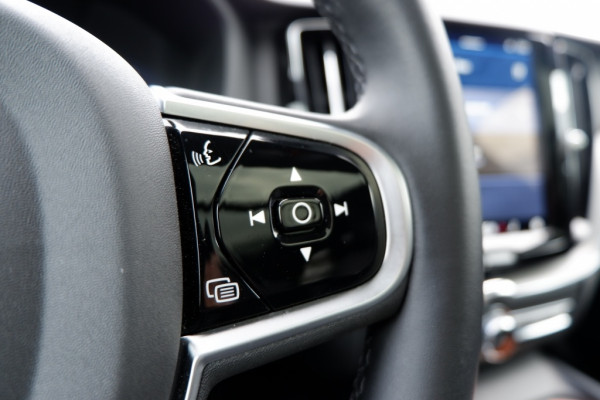 Volvo XC60 2.0 T6 AWD + Dark/PHEV Long Range/ Rijklaarprijs/Full option