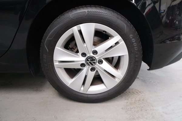 Volkswagen Golf 1.0 eTSI Life Automaat - N.A.P. Airco, Cruise, PDC, Navi.