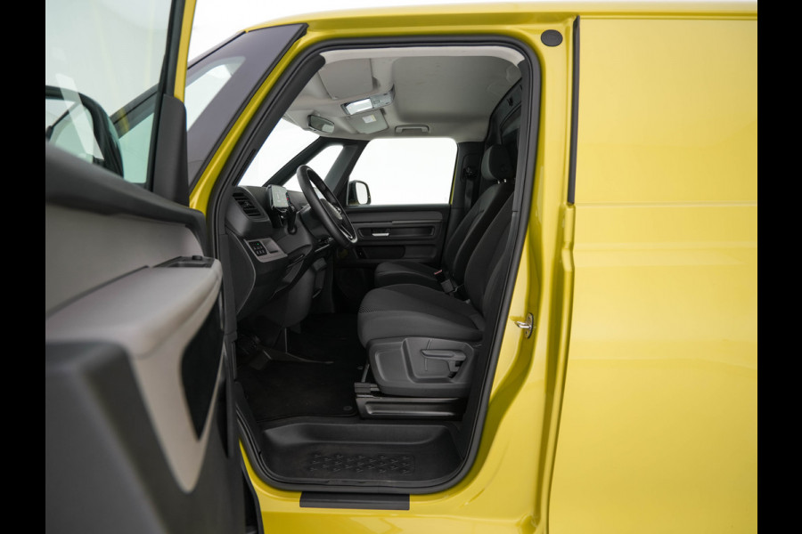 Volkswagen ID. Buzz Cargo 77 kWh [ 3-Fase ] {SOH-90%} *FULL-LED | ADAPTIVE-CRUISE | LANE-ASSIST | KEYLESS | DAB+ | CAMERA | DIGI-COCKPIT | NAVI-FULLMAP | HEATED-COMFORTSEATS | CCS-FASTLOADER | LANE-ASSIST | TOWBAR | 20"ALU*