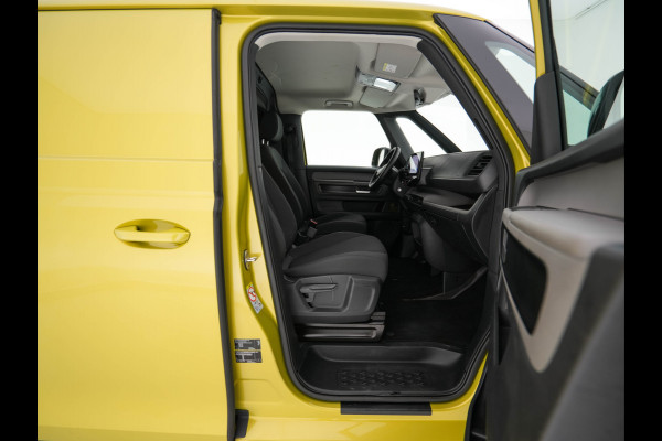 Volkswagen ID. Buzz Cargo 77 kWh [ 3-Fase ] {SOH-90%} *FULL-LED | ADAPTIVE-CRUISE | LANE-ASSIST | KEYLESS | DAB+ | CAMERA | DIGI-COCKPIT | NAVI-FULLMAP | HEATED-COMFORTSEATS | CCS-FASTLOADER | LANE-ASSIST | TOWBAR | 20"ALU*