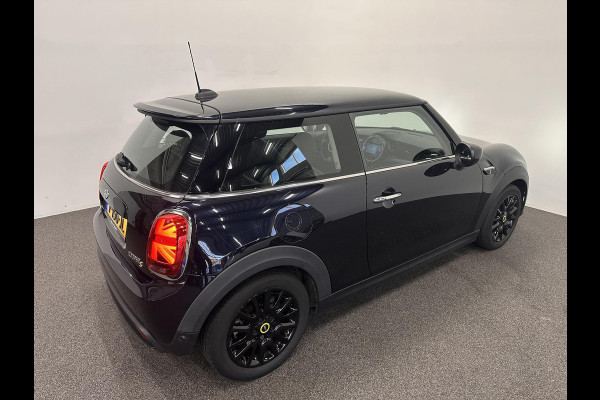 MINI Mini Electric Yours 33 kWh 136 pk Leder Harman/Kardon Navigatie Wireless Carplay Parkeersensoren VA Cruise Control Stoelverwarming Full Led Climate Control